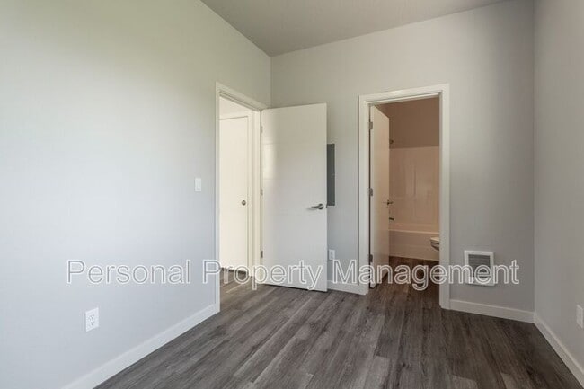 Building Photo - 1801 N 20th St