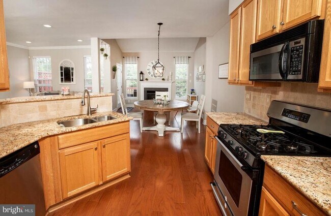 Building Photo - 1811 Adams Way