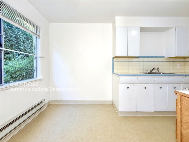 Building Photo - 4709 40th Ave NE