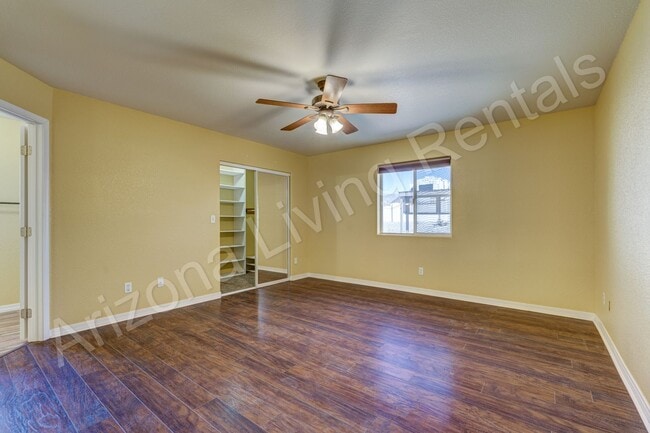 Building Photo - SOUTHSIDE HOME WITH LARGE FENCED BACKYARD