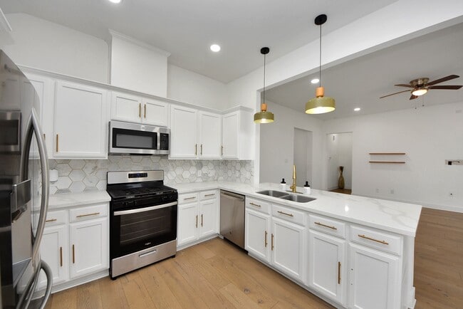 Building Photo - 2311 Canfield St