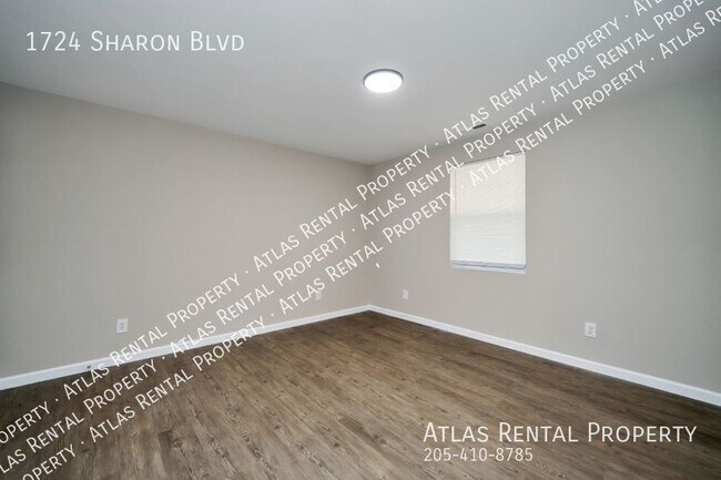 Building Photo - 1724 Sharon Blvd