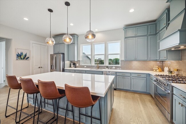 Building Photo - 2803 Hicks St