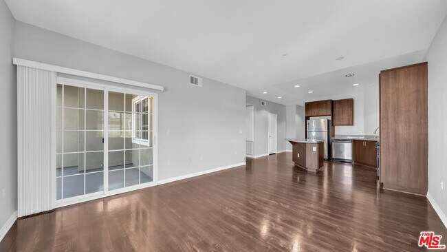Building Photo - 1408 W Washington Blvd
