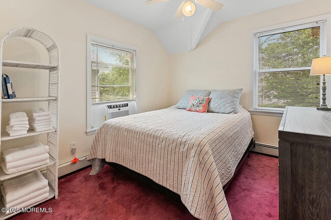 Building Photo - 462 Church St