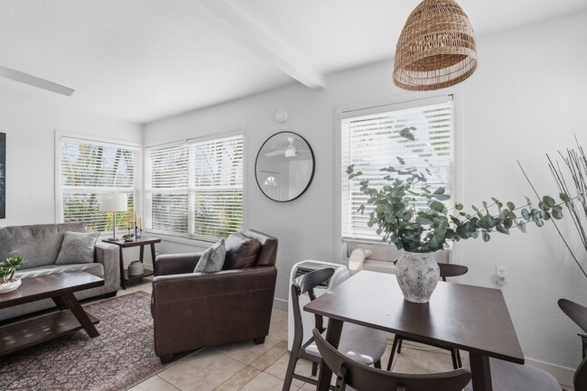 Building Photo - 2604 Juan St