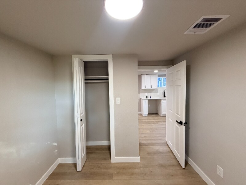 Building Photo - 2209 Gano St