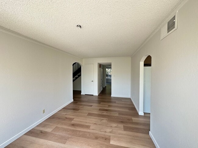 Building Photo - Benicia House in a Desired Location
