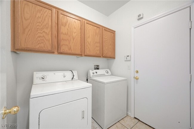 Building Photo - 9260 Pembrook Falls Ave