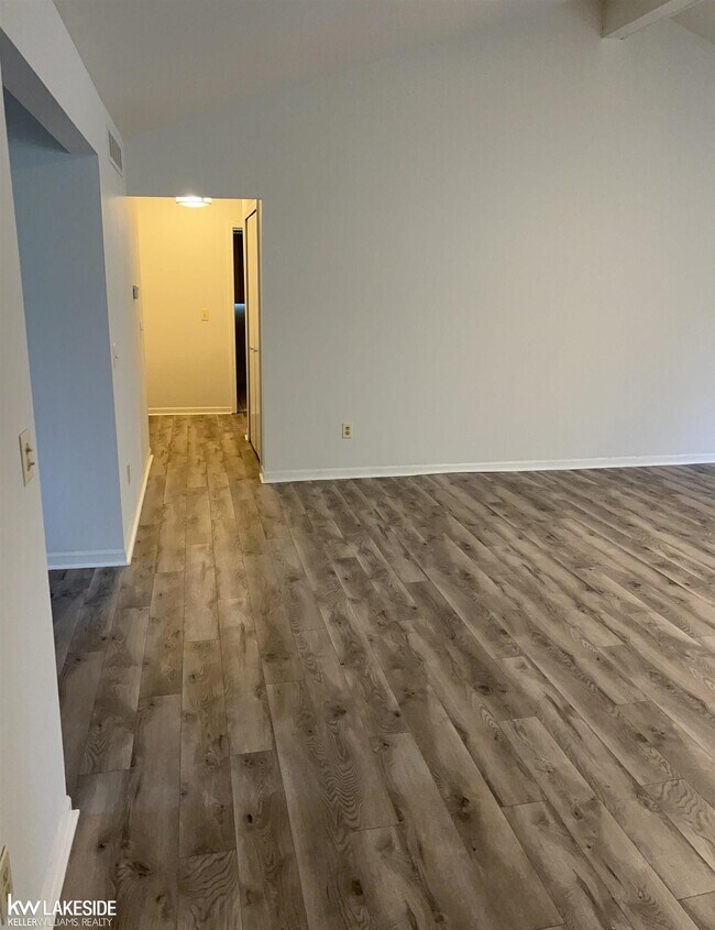 Building Photo - 52156 Antler Dr