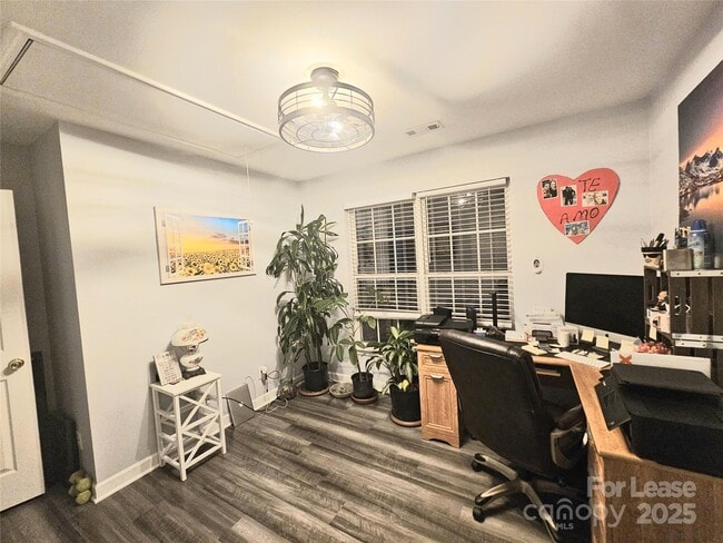 Building Photo - 409 Goosedown Ct