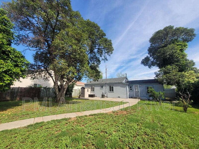 Building Photo - 5400 Del Norte Blvd