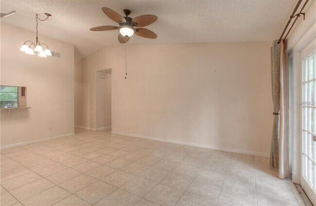 Building Photo - 1761 Lakeview Village Dr