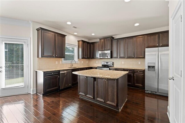Building Photo - 165 Regency Pl