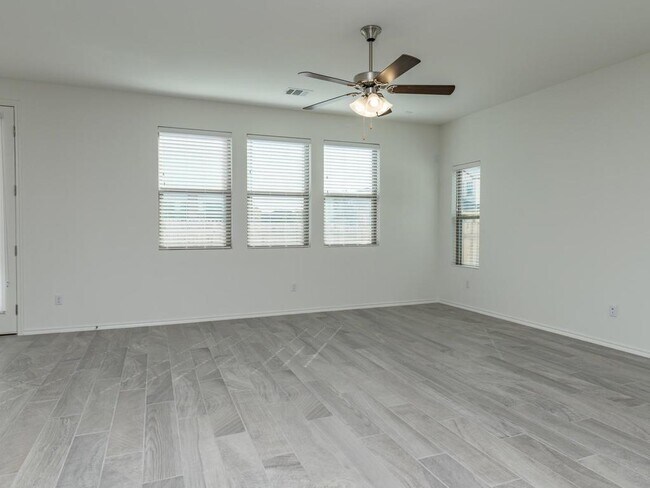 Building Photo - 9113 Garnet Dr
