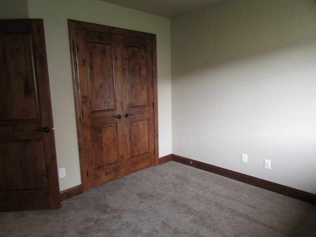 Building Photo - 3 BEDROOM | 2 BATH | TOWNHOME | SOUTH