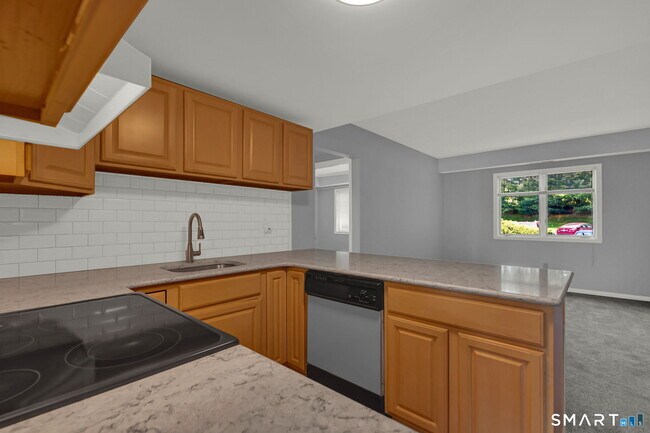 Building Photo - 1128 Windward Rd
