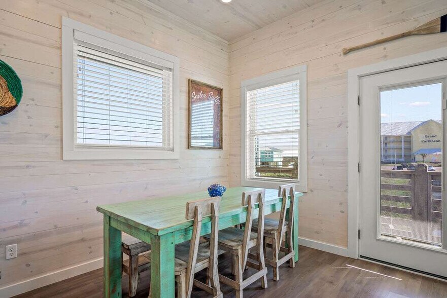 Building Photo - 5497 TX-361