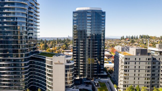 Building Photo - Luxury Executive Condo w/AC in the Heart o...