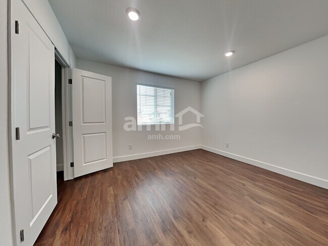 Building Photo - 4820 Blushing Star St