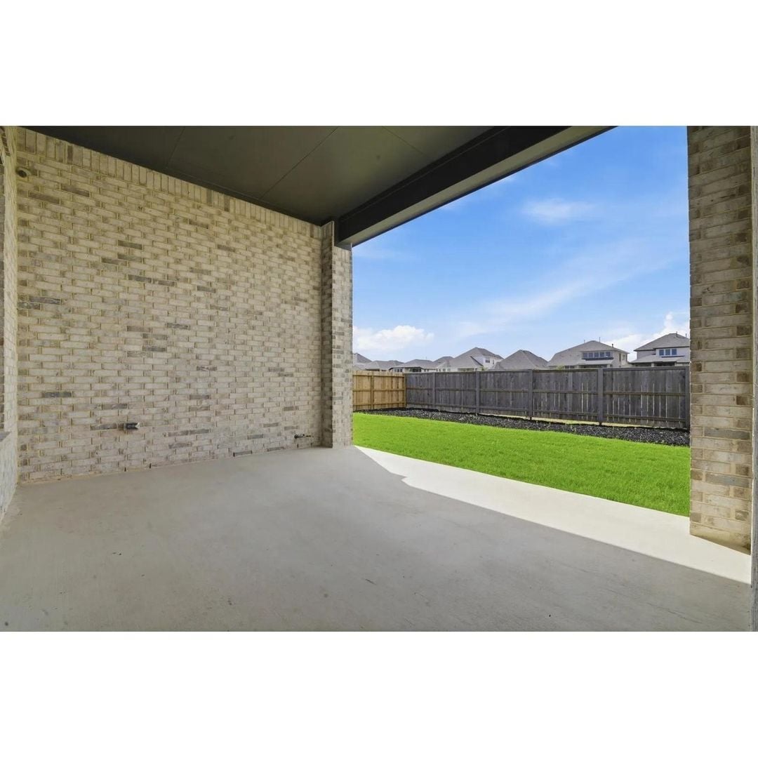 Building Photo - 327 Grand Legacy