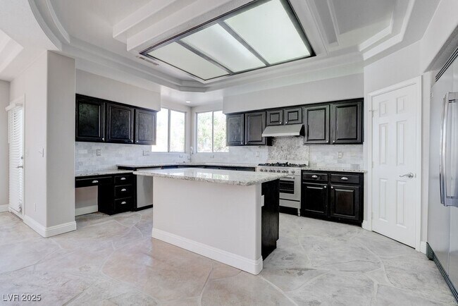 Building Photo - 8408 Bay Point Dr