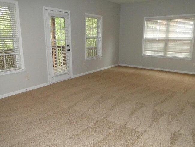Building Photo - 1749 Highlands View Dr