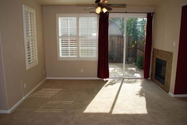 Building Photo - 8415 Oliva Rd