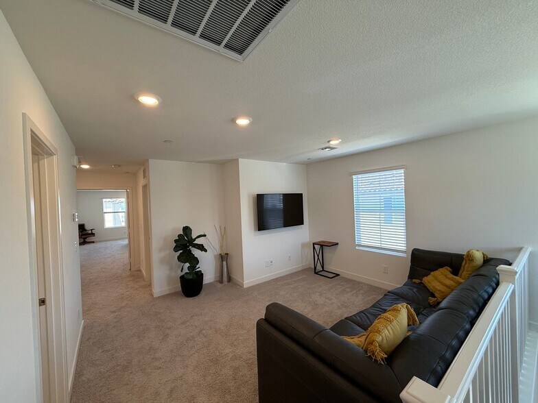 Building Photo - 3644 Bitonto Ln