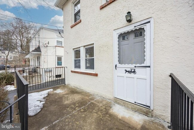 Building Photo - 547 Northbrook Rd