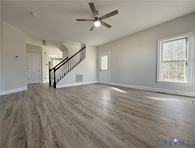 Building Photo - 1625 Southcreek Dr