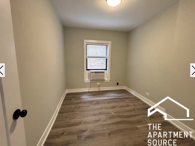 Building Photo - 711 W Brompton Ave