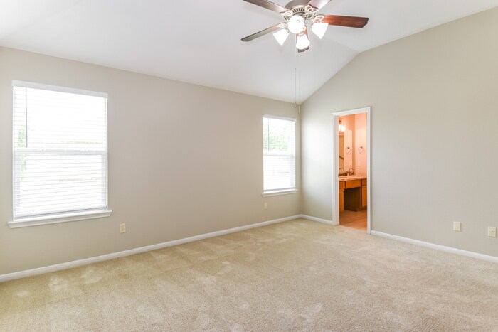 Building Photo - 5047 Gulf Stream Ln
