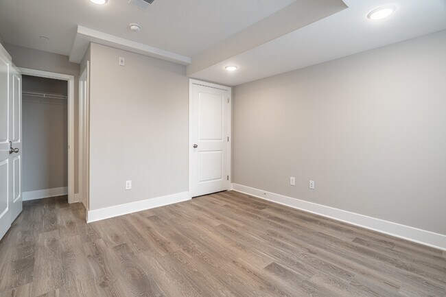 Building Photo - 421 N 39th St