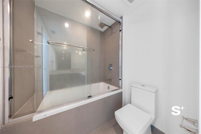 Building Photo - 1080 Brickell Ave