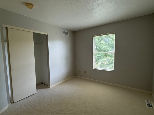 Building Photo - 5990 Rings Rd
