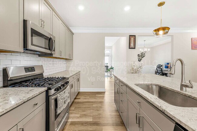 Building Photo - 10252 Glenmere Crk Cir