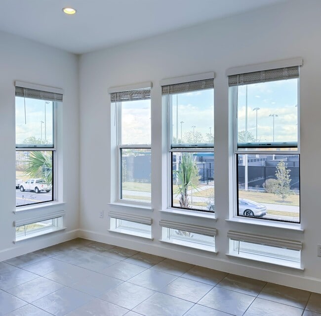 Building Photo - 2046 Packing District Wy