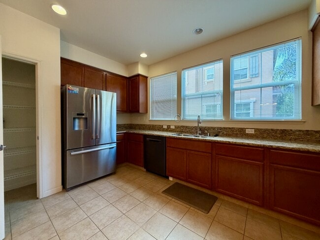 Building Photo - 2100 Beech Cir