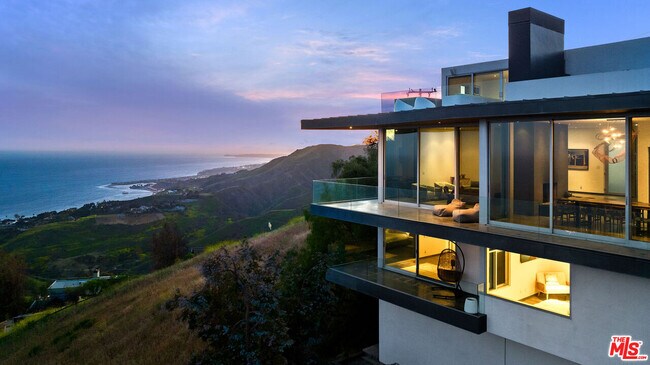 Building Photo - 21766 Azurelee Dr