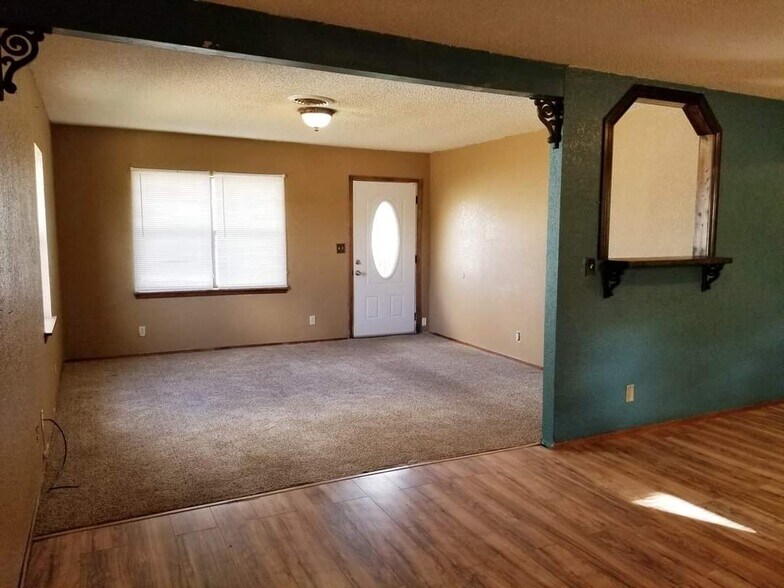 Building Photo - 1503 College Ave