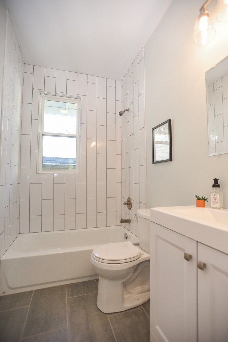 Building Photo - 4821 Ebersole Ave