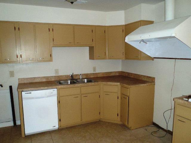 Building Photo - UNDER REPAIR