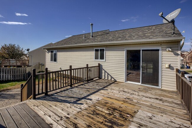 Building Photo - 15405 Fillmore Cir