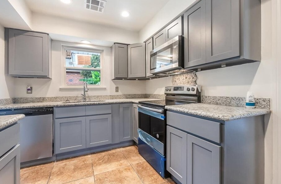 Building Photo - 2728 Valentine Ct