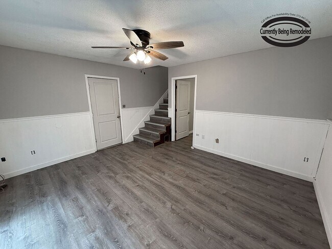 Building Photo - 1712 Garden Dr