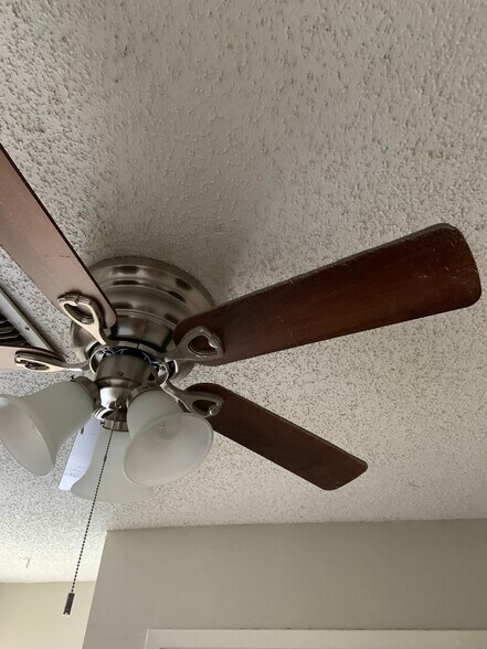 Building Photo - 5588 Clarke Address