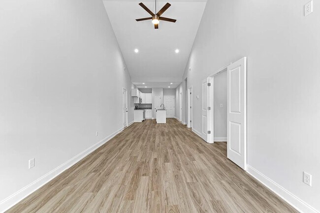 Building Photo - 217 Lenox Cir