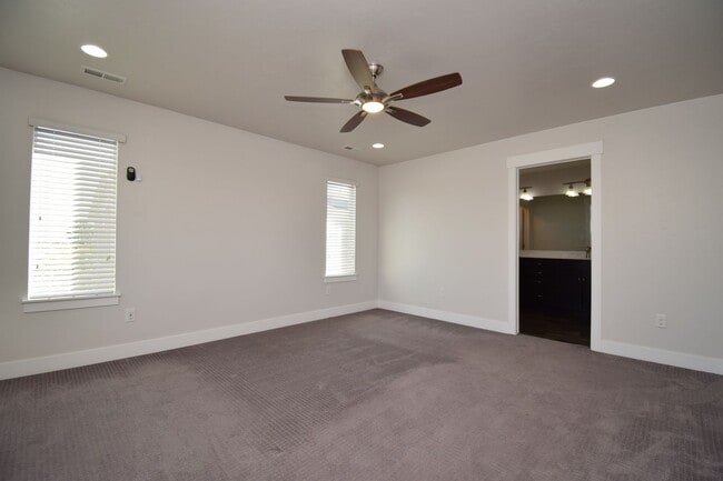 Building Photo - 4 Bed 3.5 Bath Sunny and Spacious South Jordan Corner-Lot Home with Views!