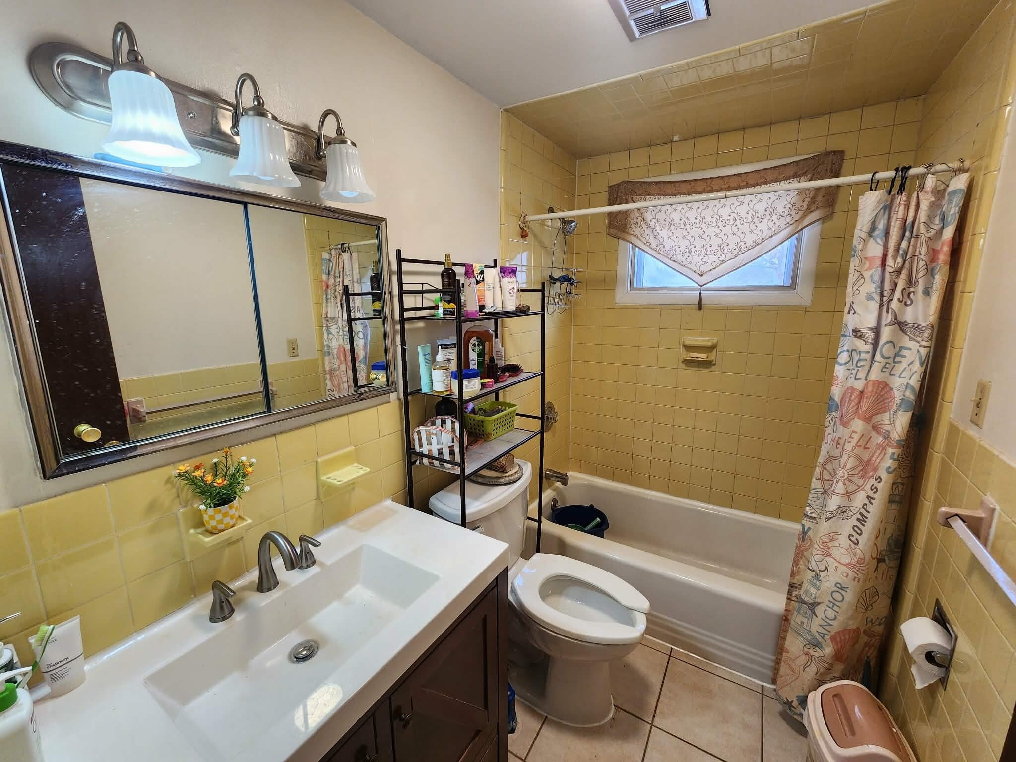 Building Photo - 483 Lillian Ave